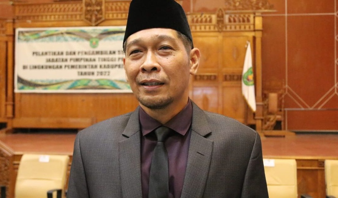 Yuliansyah dilantik dan di ambil sumpahnya oleh Bupati Kutim Ardiansyah Sulaiman sebagai Sekretaris Dewan