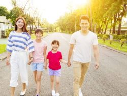 Kasmidi Sebut Kunci Keluarga Berkualitas Dimulai dari Ibu yang Bahagia