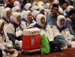 Bupati Kutim Lepas Keberangkatan 172 Jemaah Haji Berangkat ke Tanah Suci,