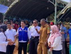 18 Rumah Warga Telen Habis Terbakar, Bupati Kutim Serahkan Bantuan Kepada Korban Kebakaran