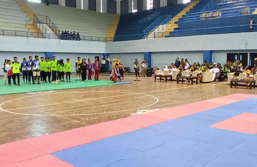 Dinas Pendidikan dan Kebudayaan (Disdikbud) Kutai Timur (Kutim) menyelenggarakan Olimpiade Olahraga Siswa Nasional (O2SN) tingkat SMP yang diikuti 105 peserta dari 13 kecamatan di Kutim.