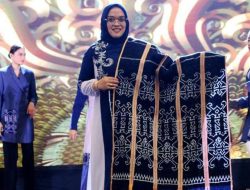 Produk Tenun Rakat Khas Kutim Berhasil Mendapatkan Sertifikat KIK