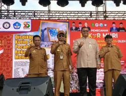 Mewujudkan Cinta Budaya Lewat Melukis Massal Batik Wakaroros di Kutai Timur