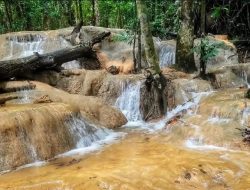 Buruknya Akses Jalan ke Lokasi Wisata Batu Lepoq dan Tangga Bidadari