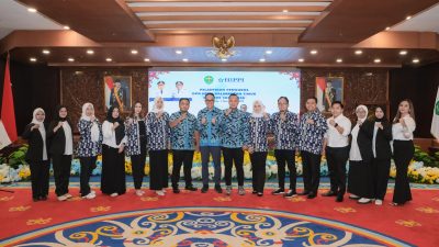 foto bersama pengurus DPC HIPPI Balikpapan bersama Ketua Umum DPD HIPPI Kalimantan Timur